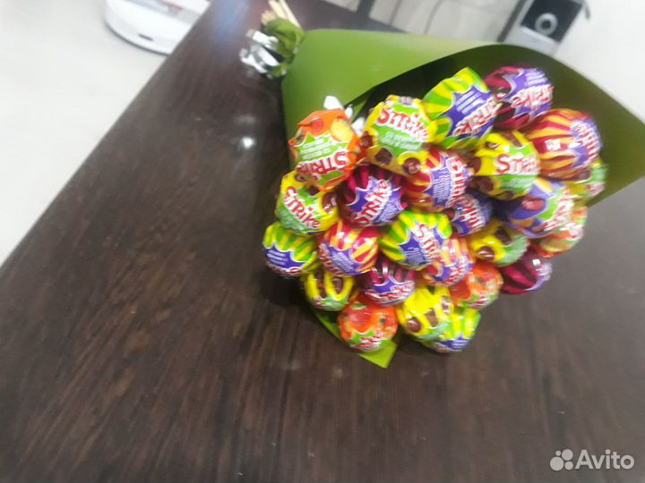Букет из леденцов strike