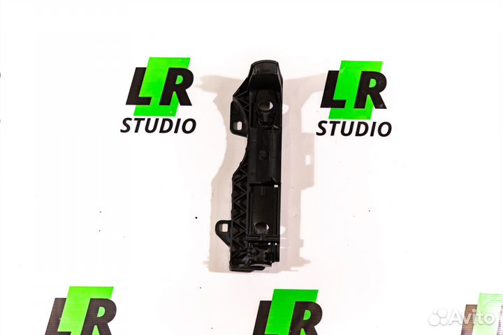 Кронштейн правой фары Discovery 4 дорест