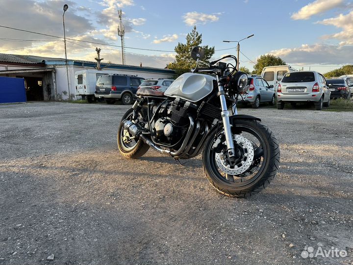 Yamaha XJR 400
