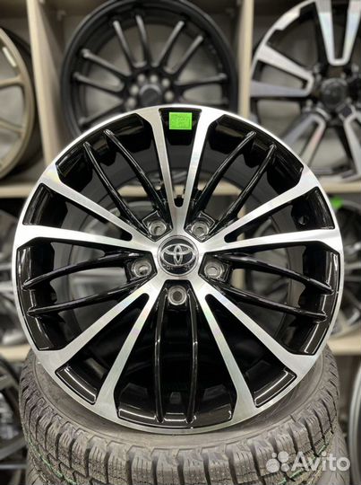 Toyota Camry r17 5*114.3 70 кузов чёрные