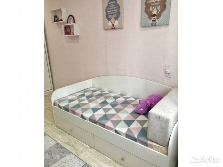 Кровать в белом цвете