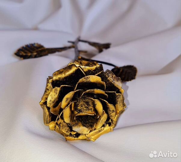 Роза кованая