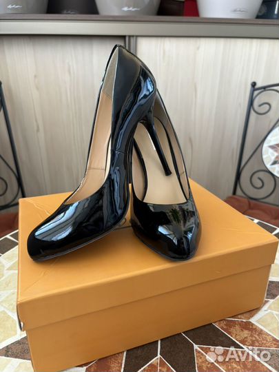 Туфли Djovannia