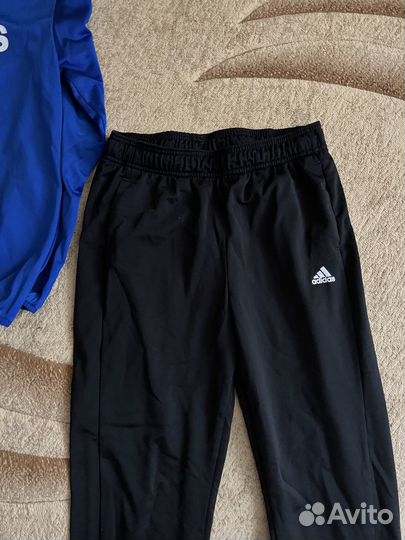 Спортивный костюм adidas