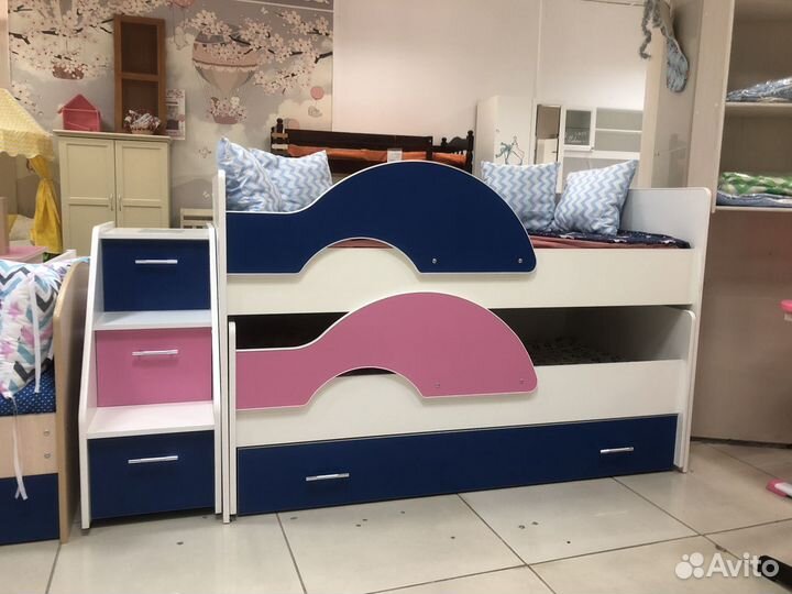 Детская двухъярусная кровать