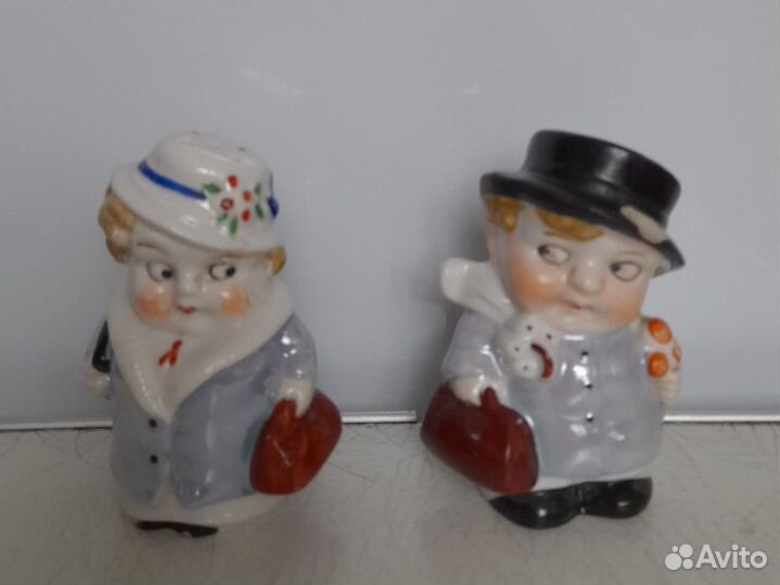 Фарфоровые статуэтки (солонка) германия