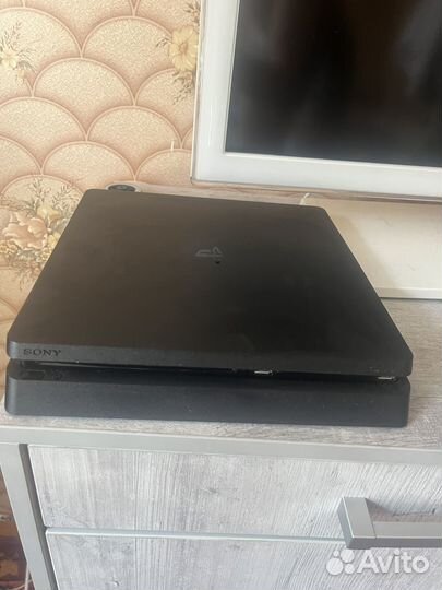 Sony playstation 4 slim