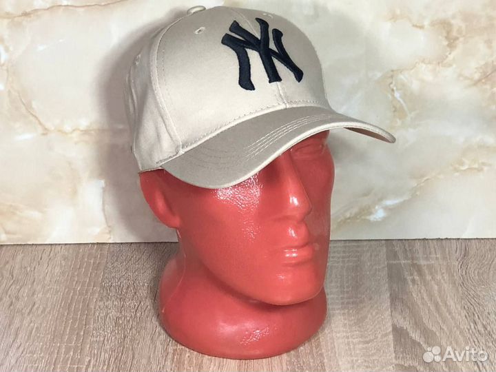 Кепка Бейсболка New York Yankees бежевая