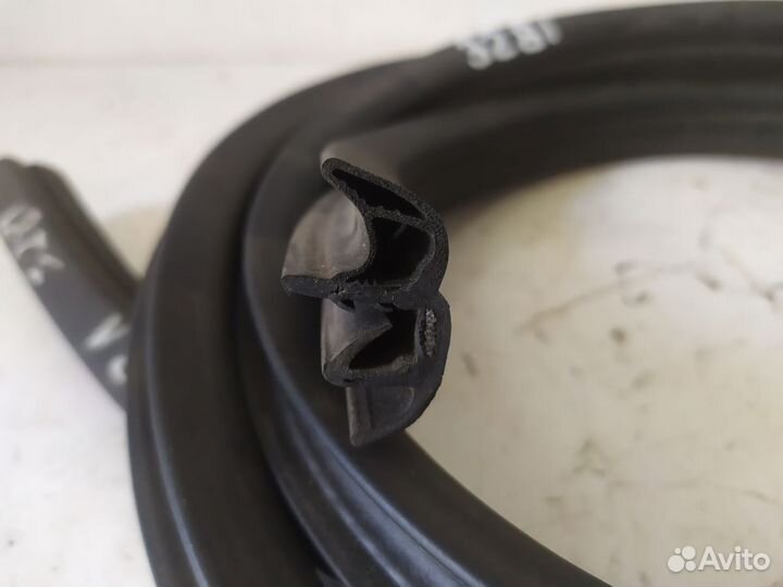 Уплотнитель двери Ford Focus/Focus RS/Focus ST