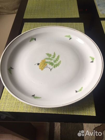 Блюдо большое в отличнлм состоянии