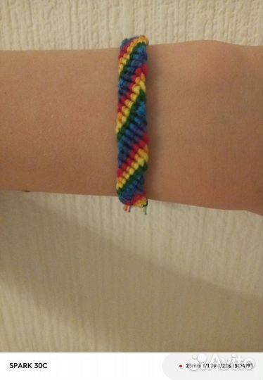 Браслеты из ниток мулине на заказ