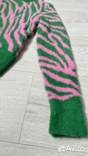 Свитер женский