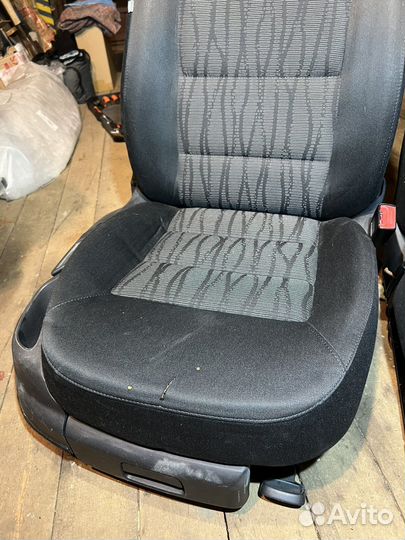 Передние сиденья Octavia A5