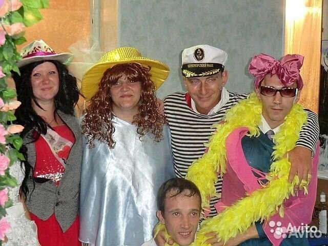 Ведущая -тамада.,музыка-караоке