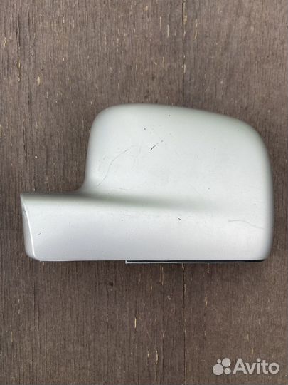 Кожух зеркала левое VW T5