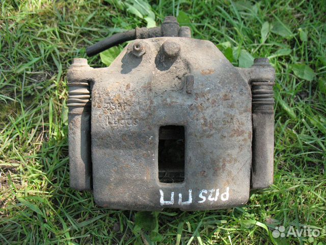 Суппорт передний Nissan Primera P12