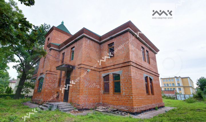 Коттедж 531 м² на участке 14 сот.