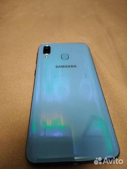 Samsung Galaxy A40, 4/64 ГБ