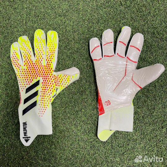 Вратарские перчатки Adidas Predator