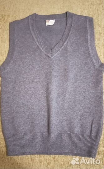 Жилетка для мальчика новая