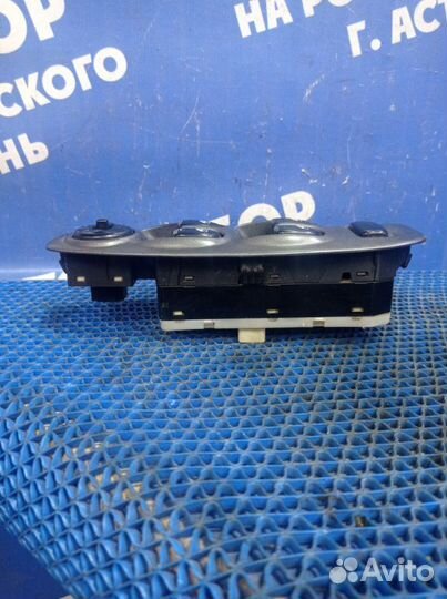 Блок управления стеклоподъемниками Hyundai Accent