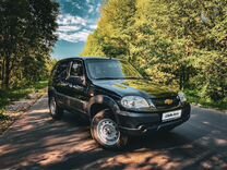 Chevrolet Niva 1.7 MT, 2011, 109 800 км, с пробегом, цена 485 000 руб.