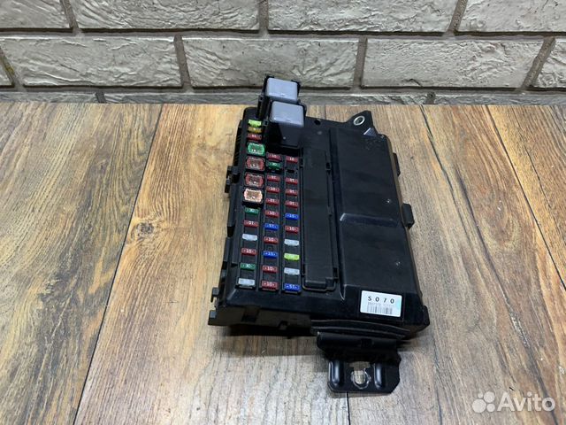 Lexus LS460L Блок предохранителей моторный