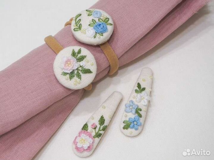 Резинки и заколки для волос с ручной вышивкой
