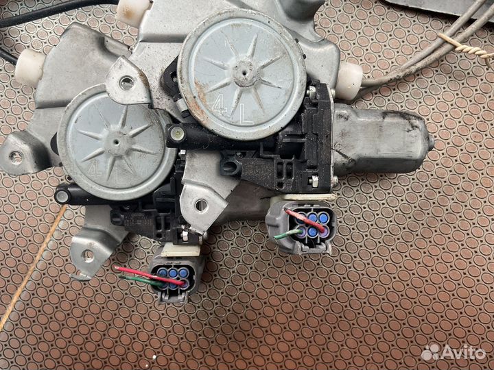 Стекло подъёмник задний правый/левый X-Trail T31