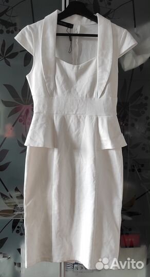 Платье белое миди классическое новое