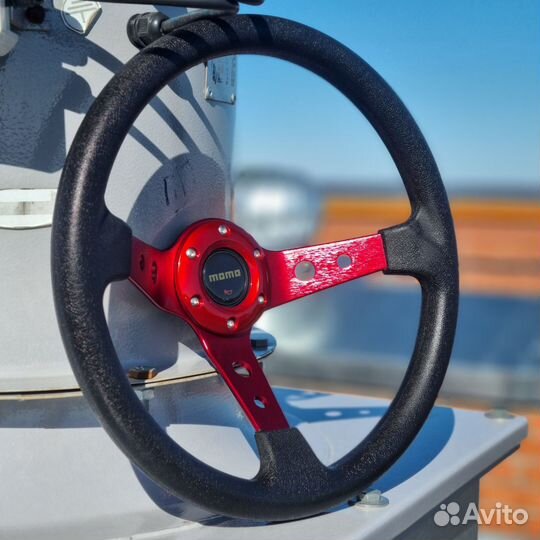 Спортивный руль momo