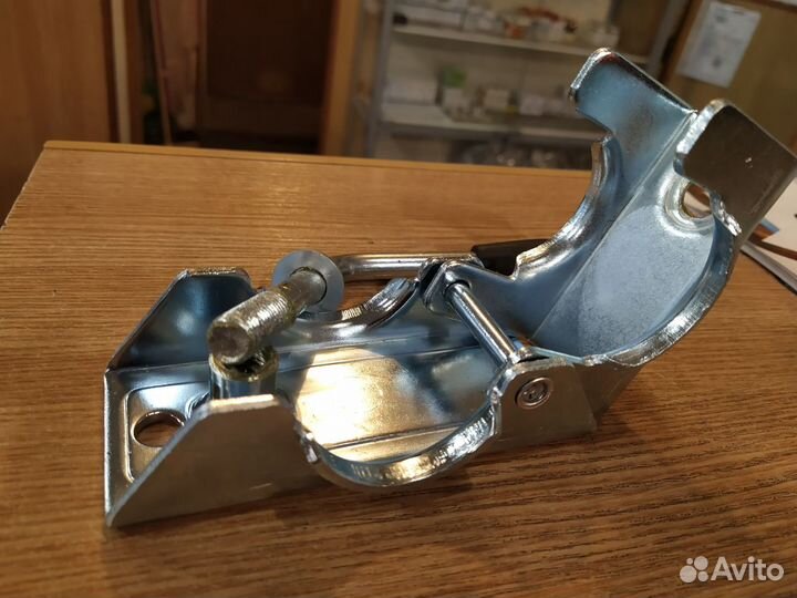 Хомут опорного колеса для легкового прицепа