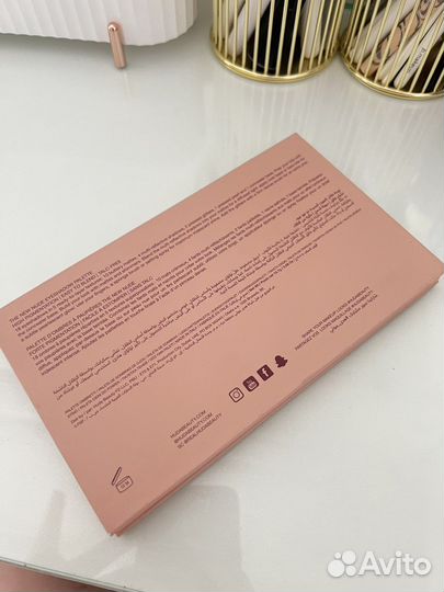 Huda beauty палетка теней