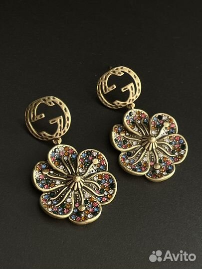 Роскошные серьги с цветами в винтажном стиле