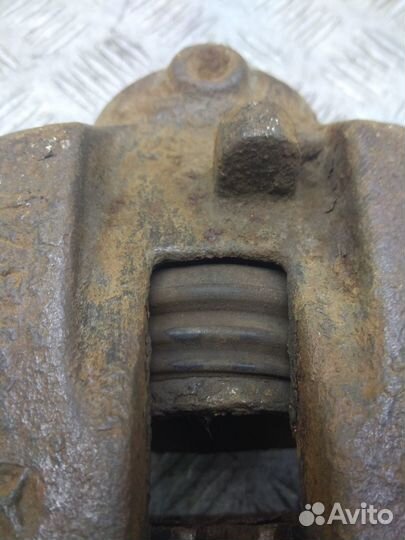 Суппорт передний правый Mercedes W245 B-Class