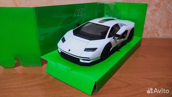 Lamborghini Countach LPI800-4 1:24 Welly