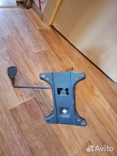 Пиастра с механизмом качания