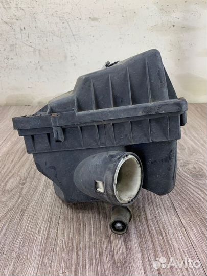 Корпус воздушного фильтра Opel Zafira B Z16XEP