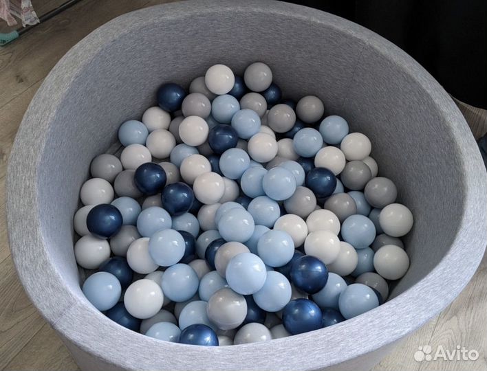 Сухой бассейн с шариками