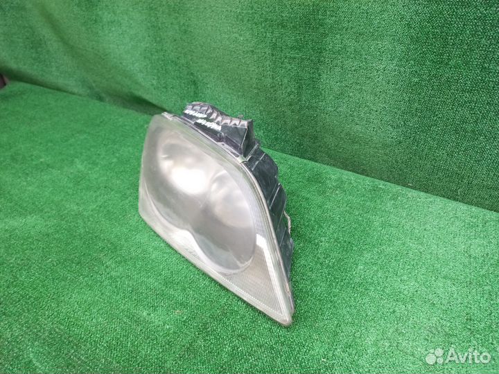 Фара правая Chrysler Pacifica