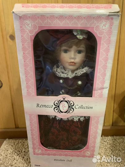Кукла фарфоровая коллекционная Remeco