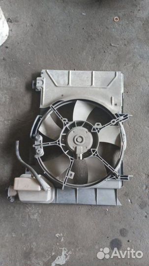 Диффузор радиатора Toyota Vitz NSP130