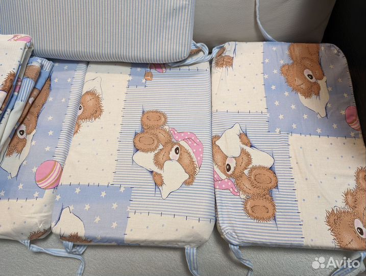 Бортики в кроватку с постельным бельём