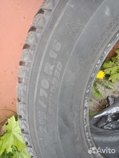 Michelin Latitude X-Ice North 215/70 R16