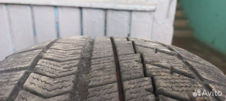 Bridgestone Blizzak VRX 255/40 R19