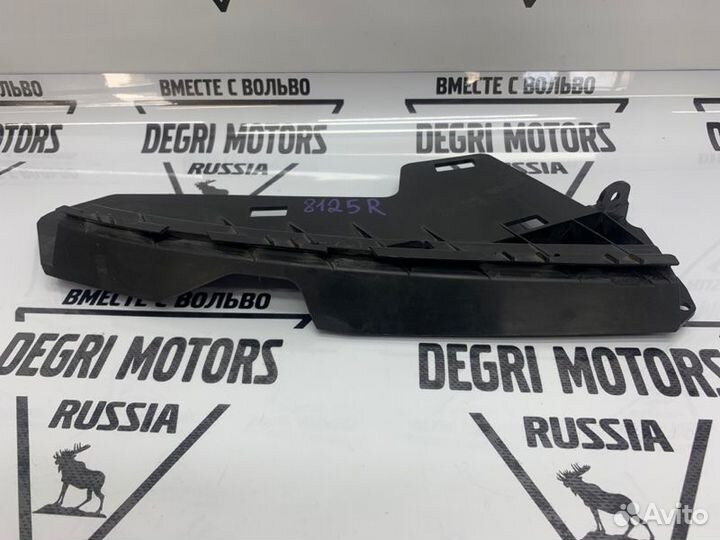 Кронштейн фары бампера правый Volvo S80 V70 08-16