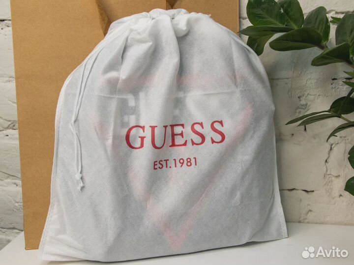 Рюкзак женский Guess