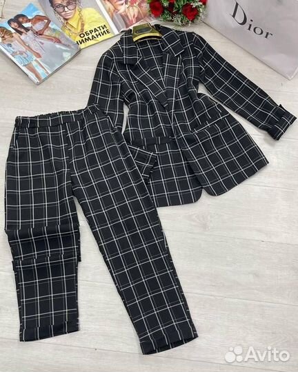 Костюм в клеточку 44