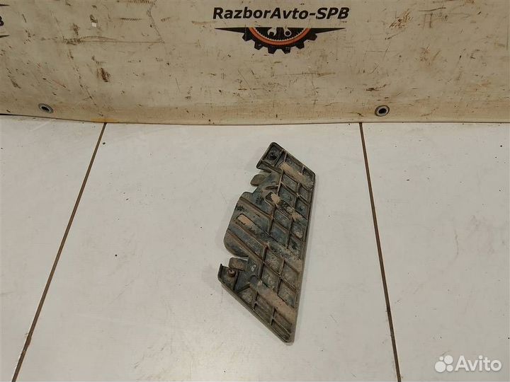 Кронштейн заднего бампера правый Chery Tiggo 4