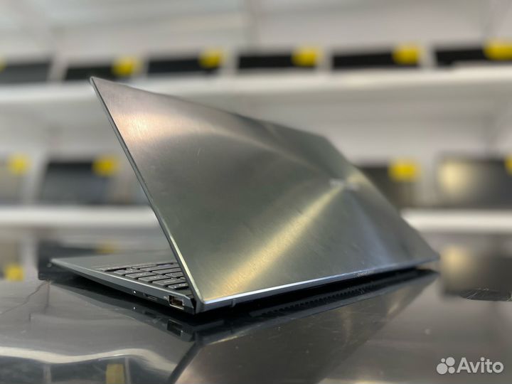 Мощный ноутбук Intel Core i5-1135g7/oled/DDR4-8